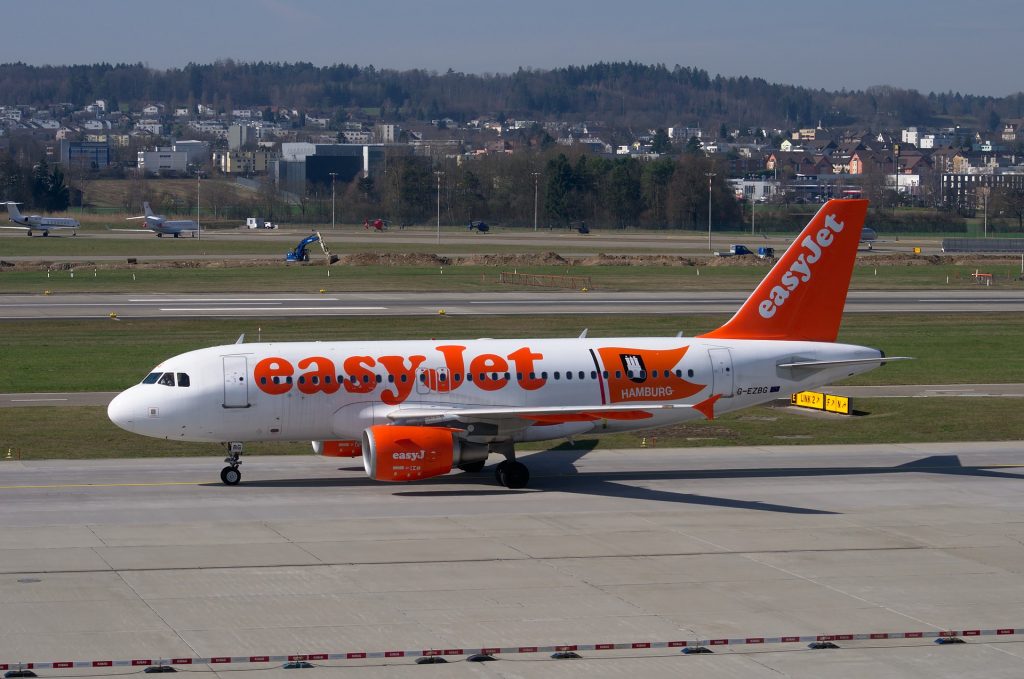 easyjet free hand baggage allowance